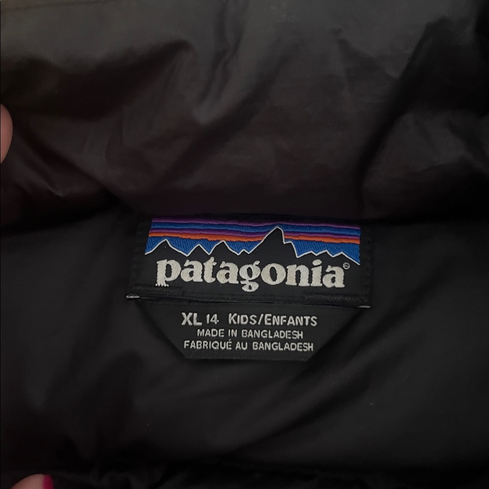 Patagonia Kids Black Puffer Jacket - Picture 3 of 3